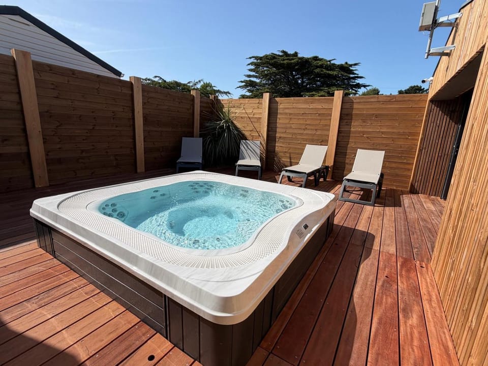 Hot Tub, Spa and wellness centre/facilities, sunbed