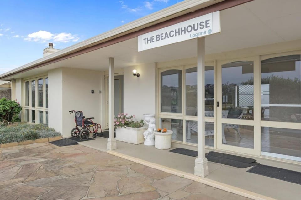 Logans Beach Apartments - BeachHouse House in Warrnambool