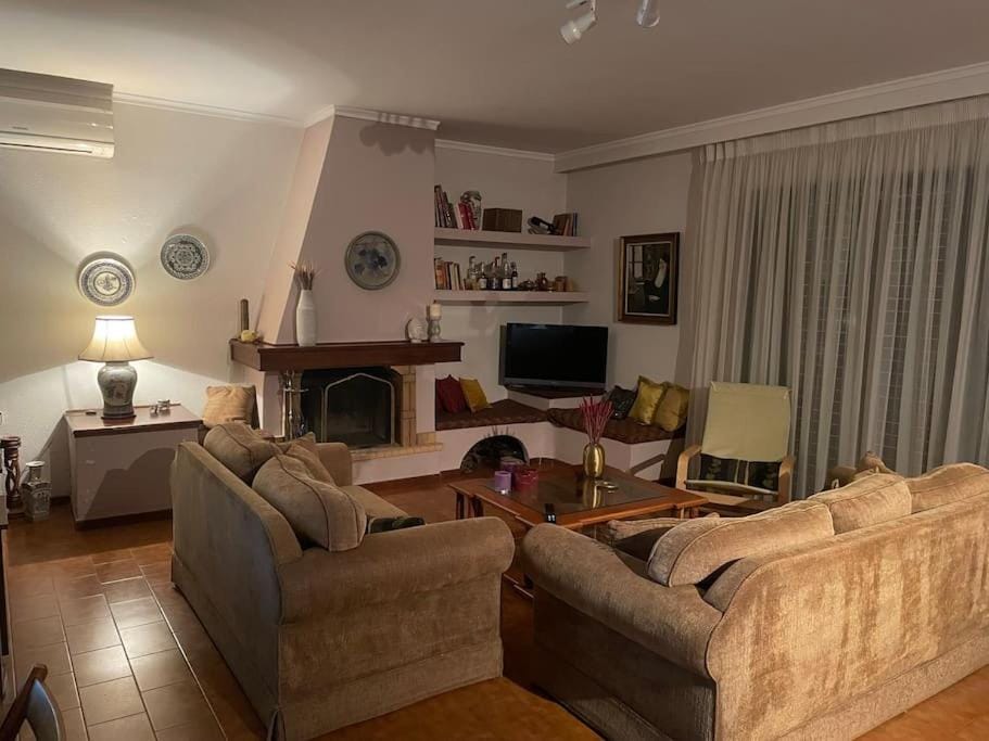 TV and multimedia, Living room, Seating area, flat iron