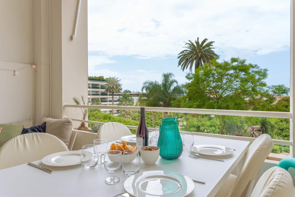 Natural landscape, Garden, View (from property/room), Balcony/Terrace, Balcony/Terrace, Dining area