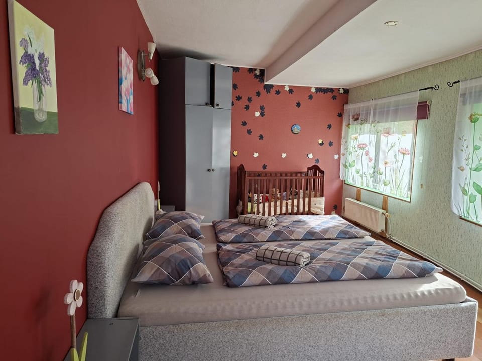 Bed, Bedroom