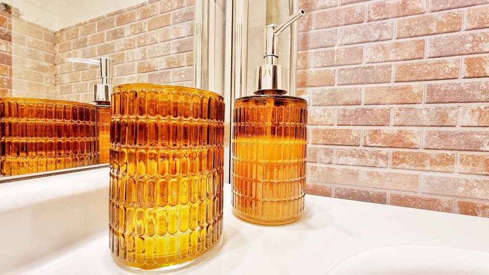 Bathroom, Decorative detail