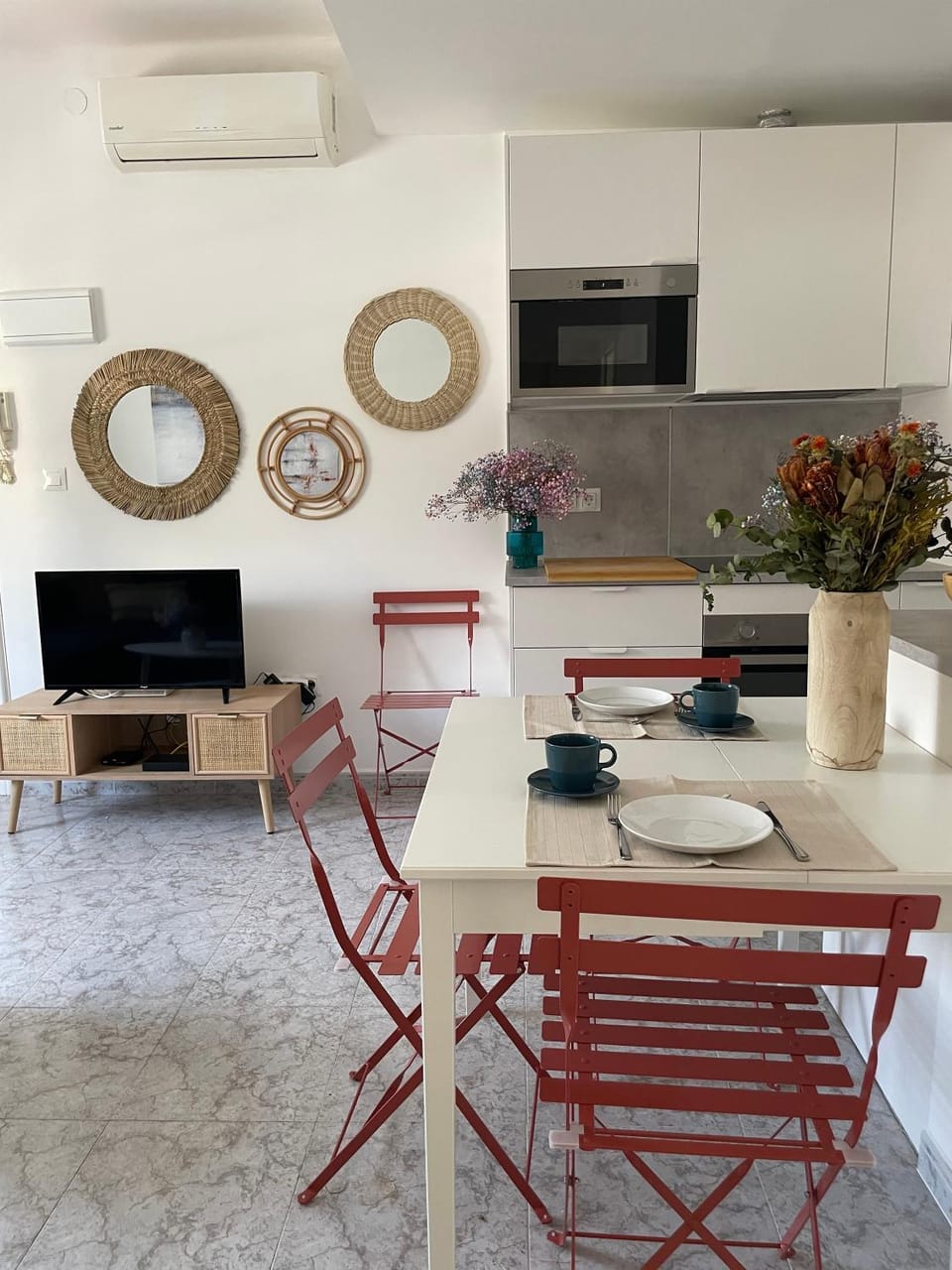 TV and multimedia, Kitchen or kitchenette, air conditioner