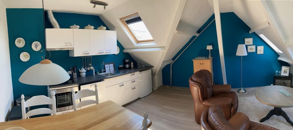 Kitchen or kitchenette, Living room