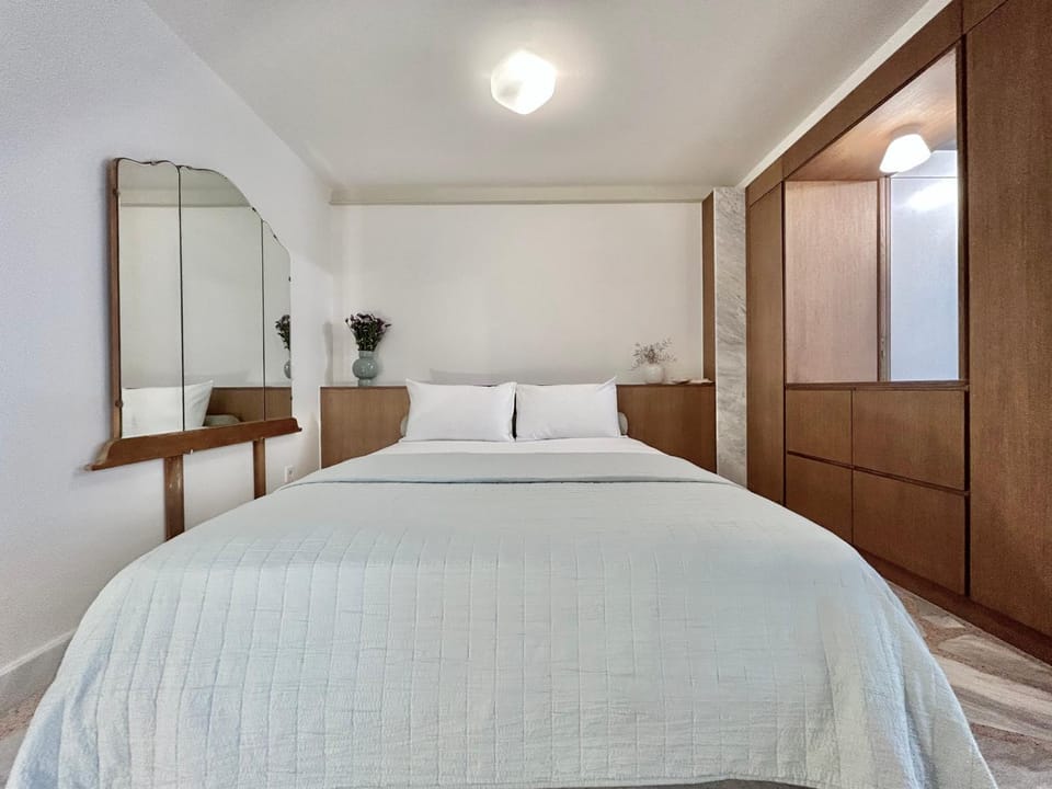 Bed, Photo of the whole room, Bedroom, wardrobe