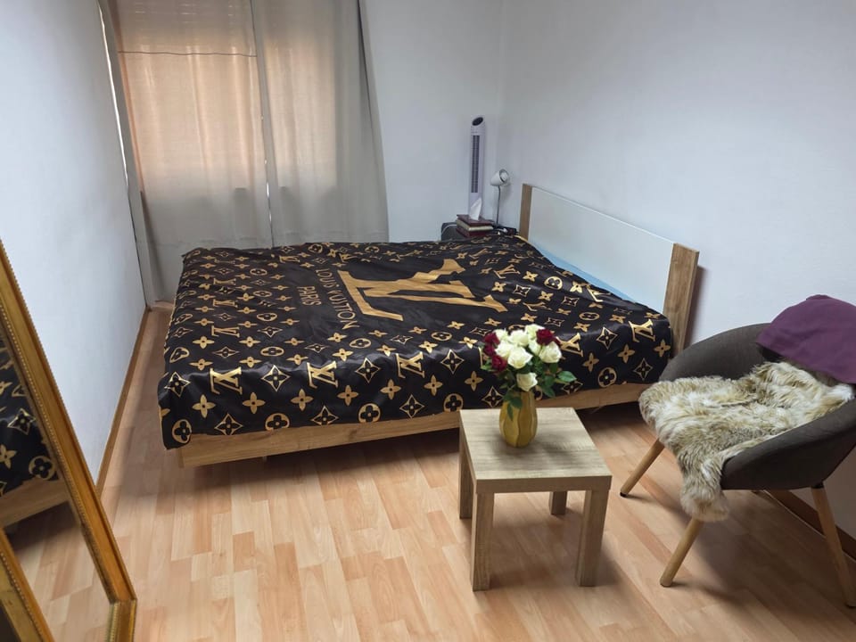 Gemütliches Zimmer in ruhiger Umgebung in Privatwohnung Vacation rental in Canton of Bern (Region)