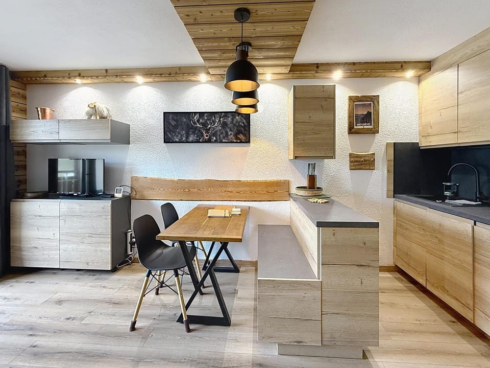Kitchen or kitchenette, stove, kitchen