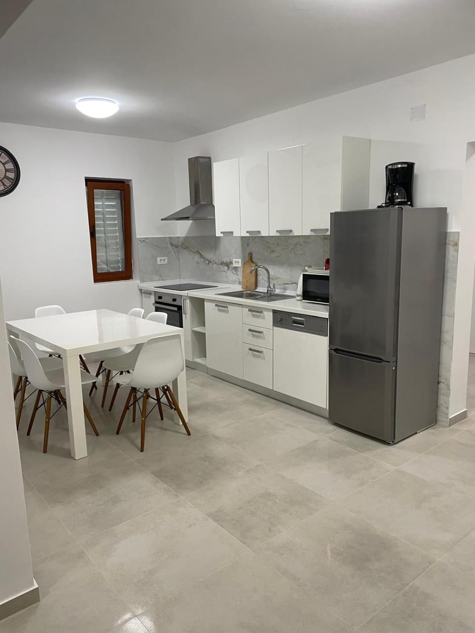 Kitchen or kitchenette, Dining area, dishwasher, oven
