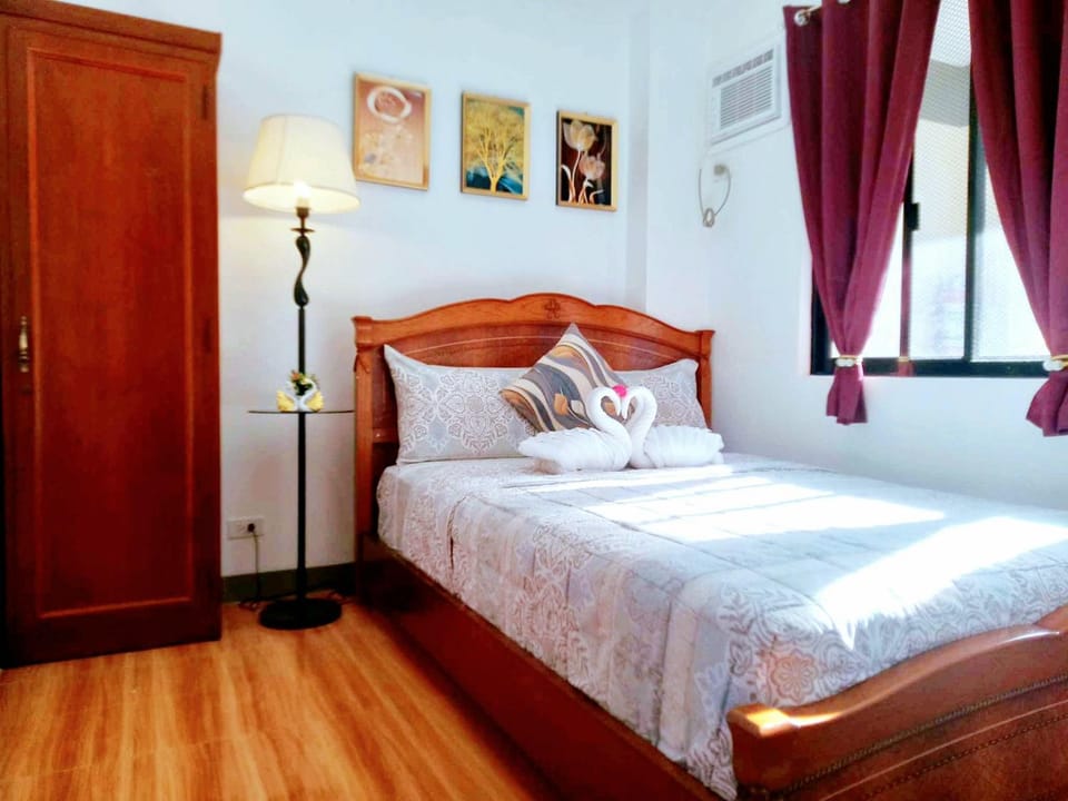 Romantic Getaway》Balcony+Garden View & Fast Wi-Fi Apartment in Central Visayas