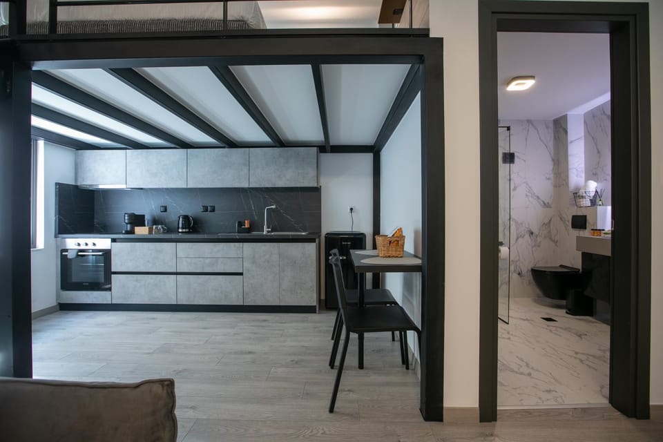 Kitchen or kitchenette, Dining area, pet friendly, stove