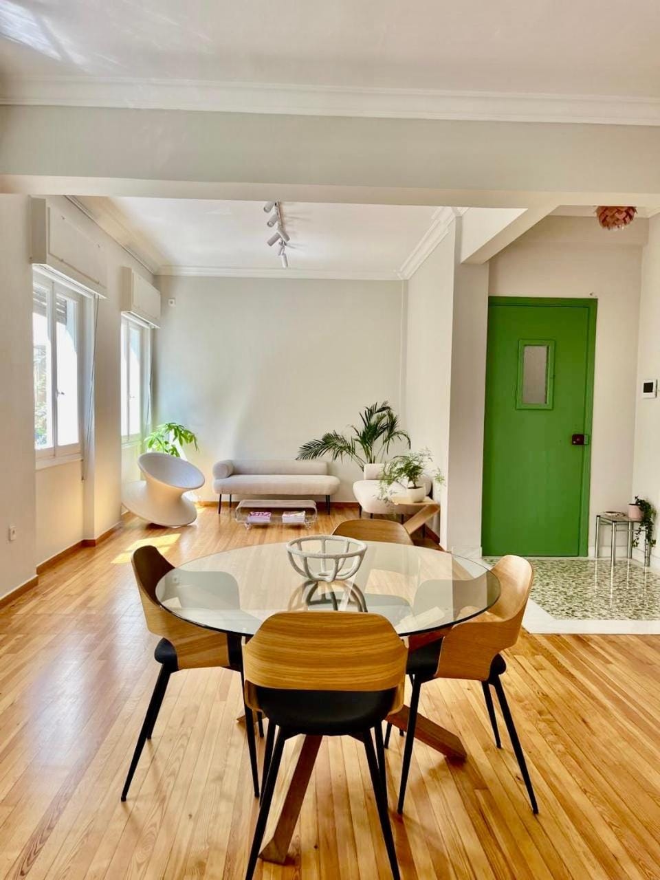 Living room, Dining area
