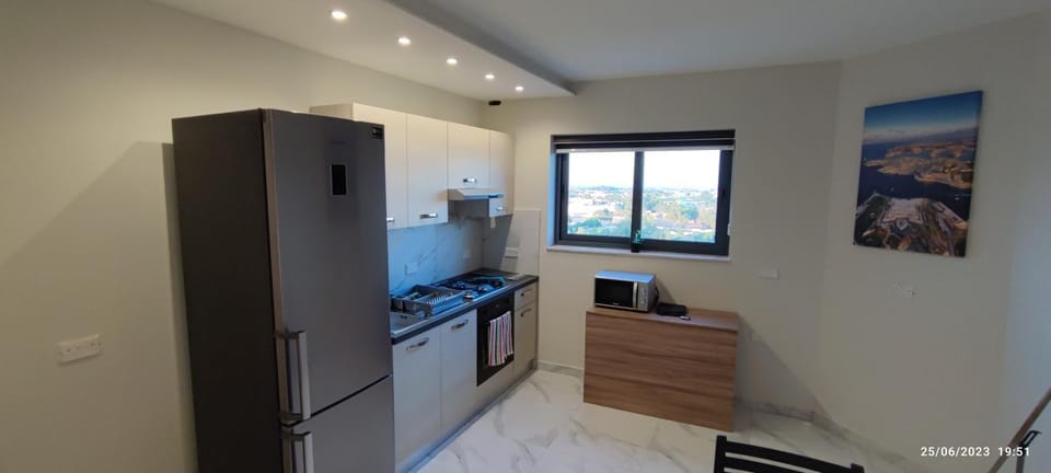 Kitchen or kitchenette, minibar, pet friendly, stove