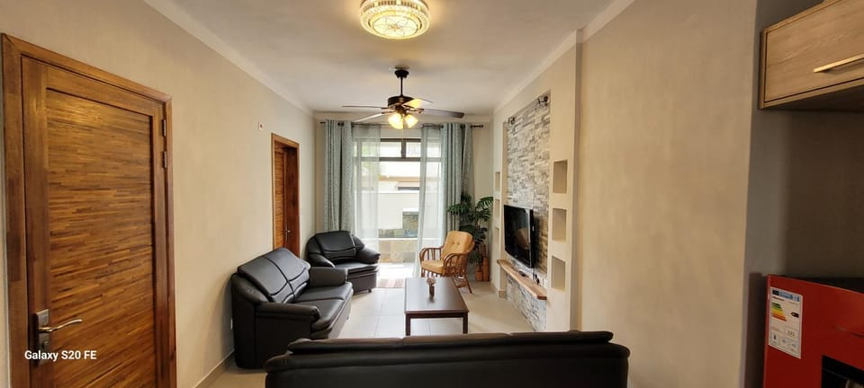 Communal lounge/ TV room, Living room, Seating area