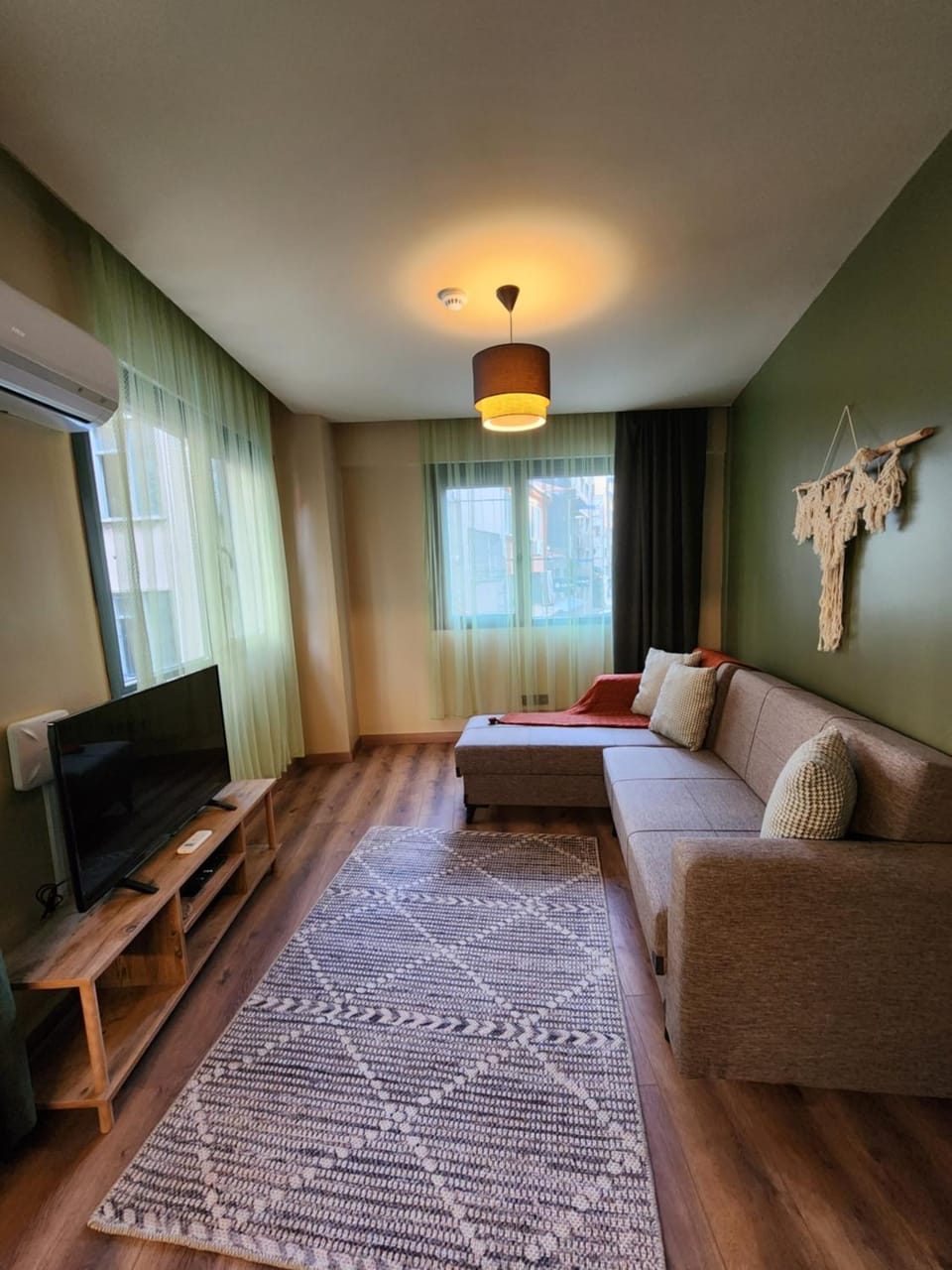 TV and multimedia, Living room, Photo of the whole room, Seating area