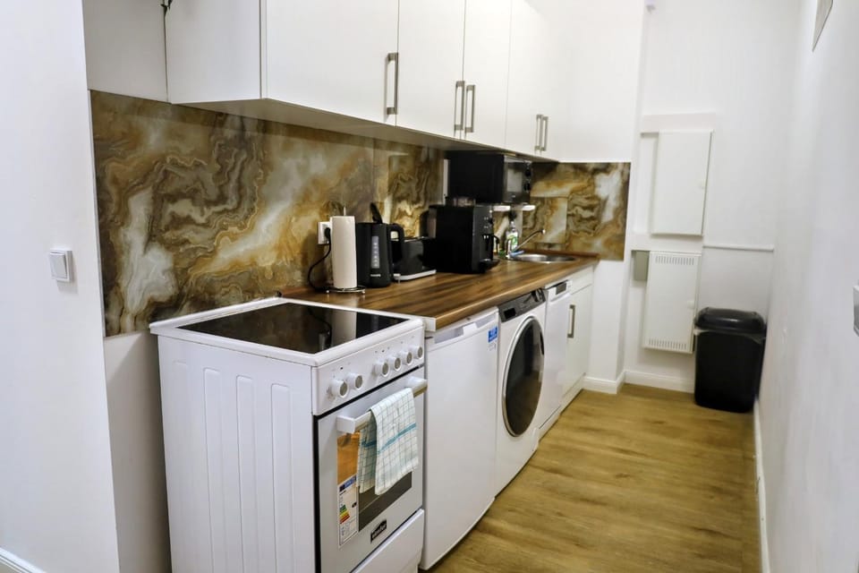 Coffee/tea facilities, Area and facilities, dishwasher, microwave, oven, toaster, washing machine, kitchen