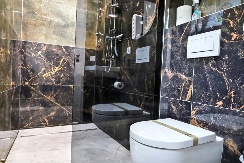 Shower, Toilet, Bathroom