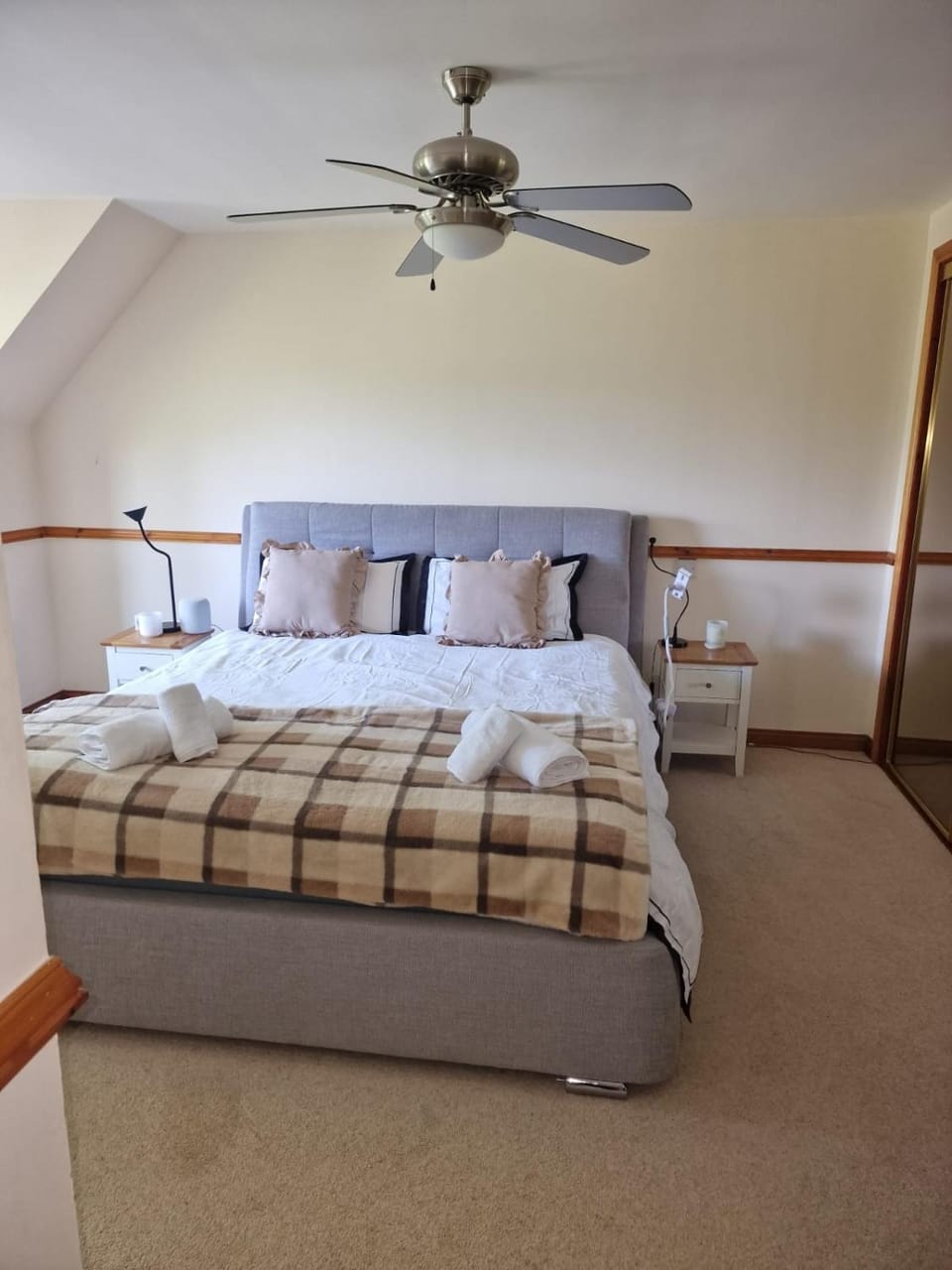 Dako Villa, Aberdeen Airport Villa in Scotland