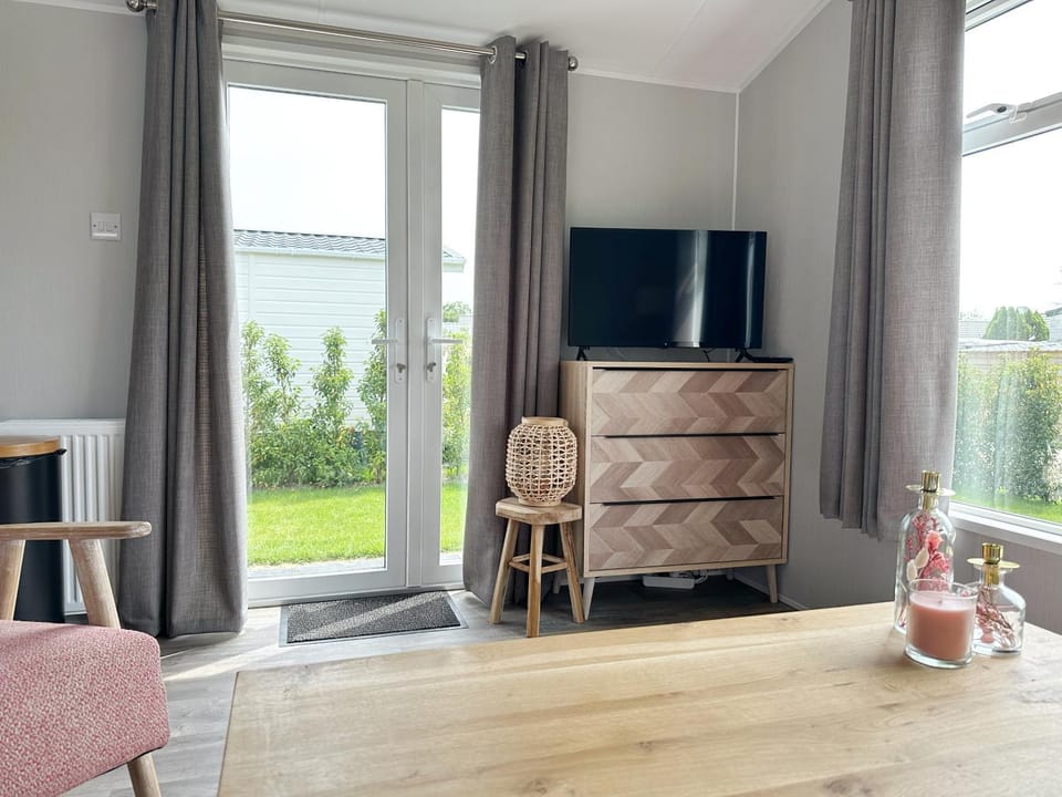 TV and multimedia, Seating area
