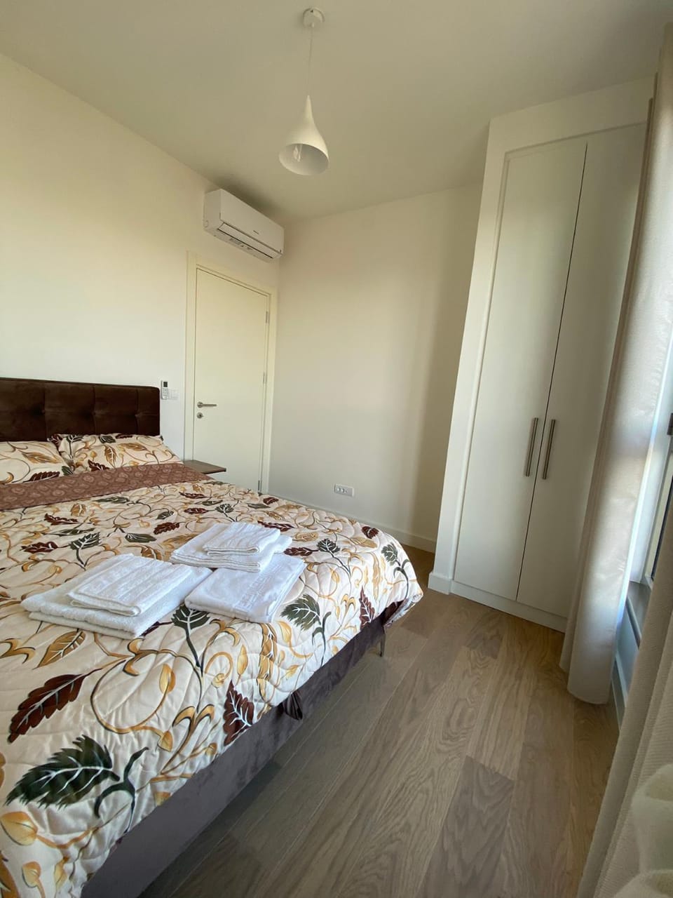 Bed, Bedroom, wardrobe, air conditioner