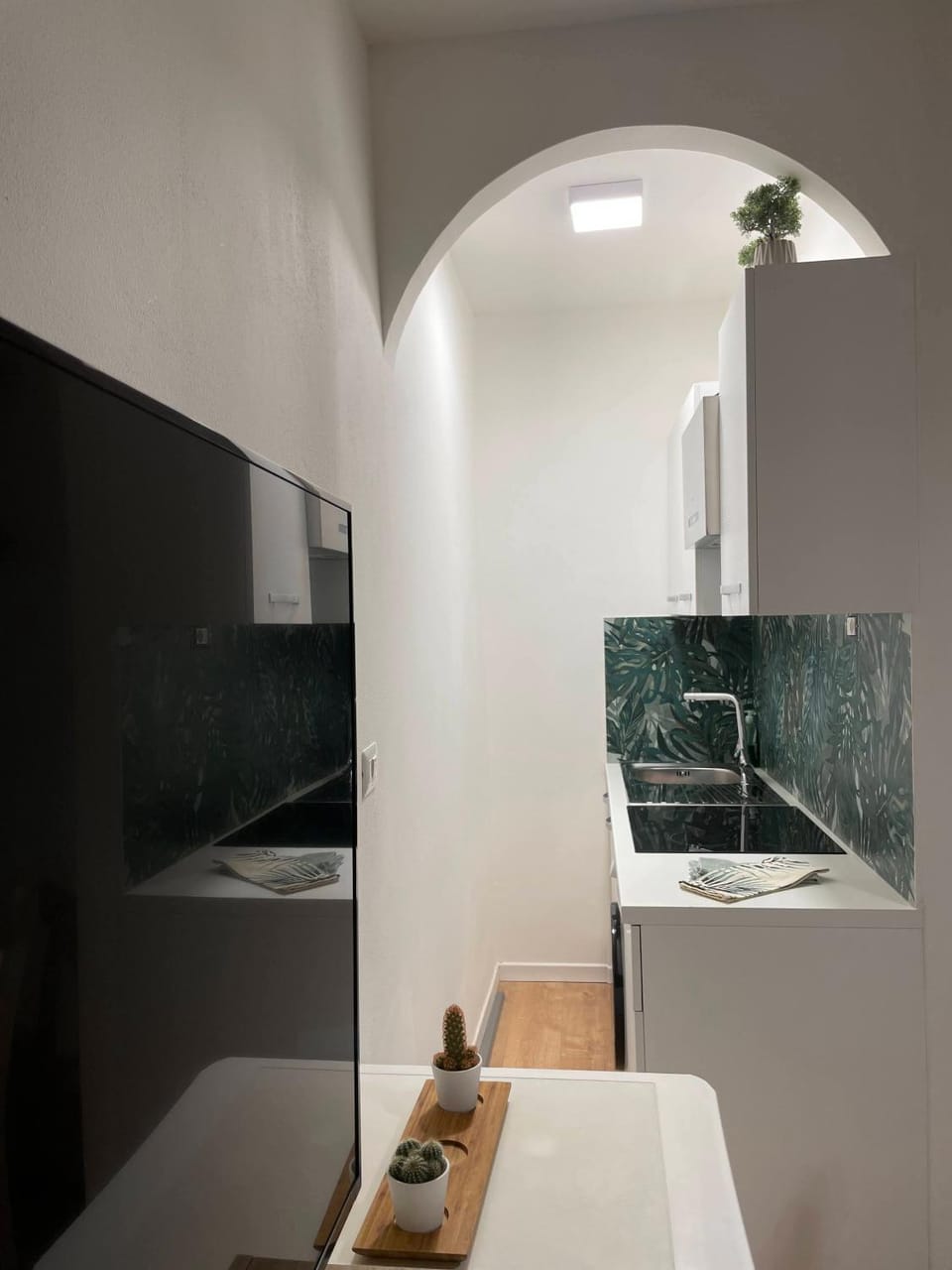 Kitchen or kitchenette