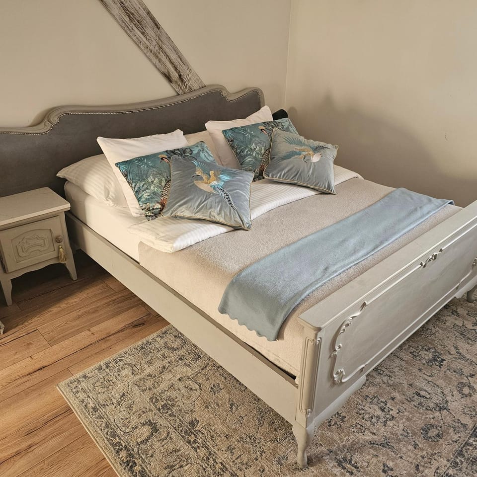 Bed, Bedroom