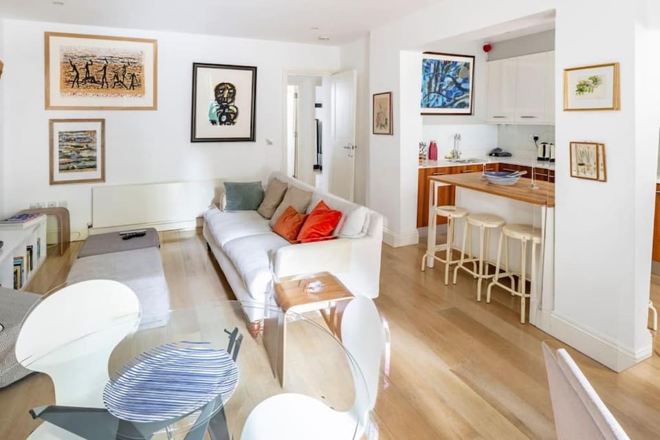 Superior 5* Kensington, London Flat + Free Wi-Fi Apartment in City of Westminster