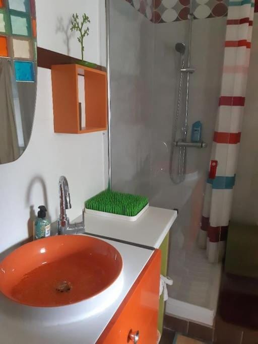 Shower, Bathroom