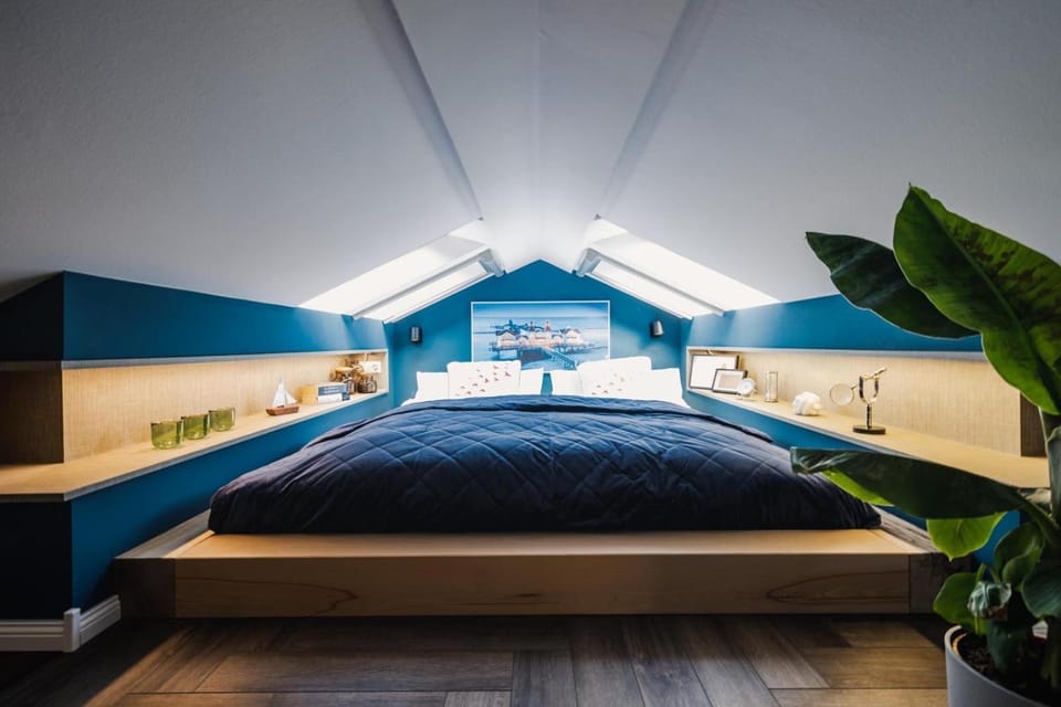 Bed, Photo of the whole room, Bedroom