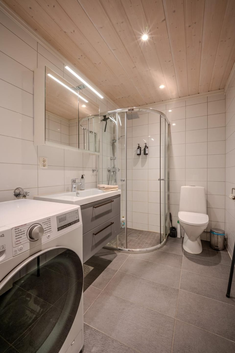 Shower, Bathroom, towels