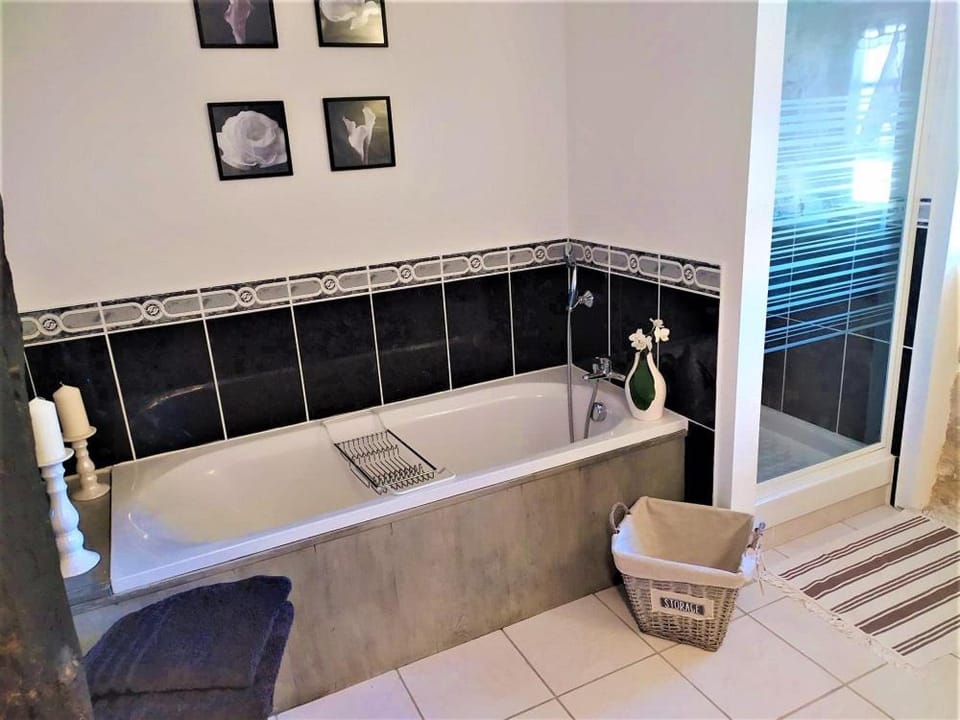 Bathroom, Bath