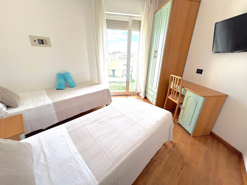 Bed, Photo of the whole room, Bedroom, furniture, wardrobe