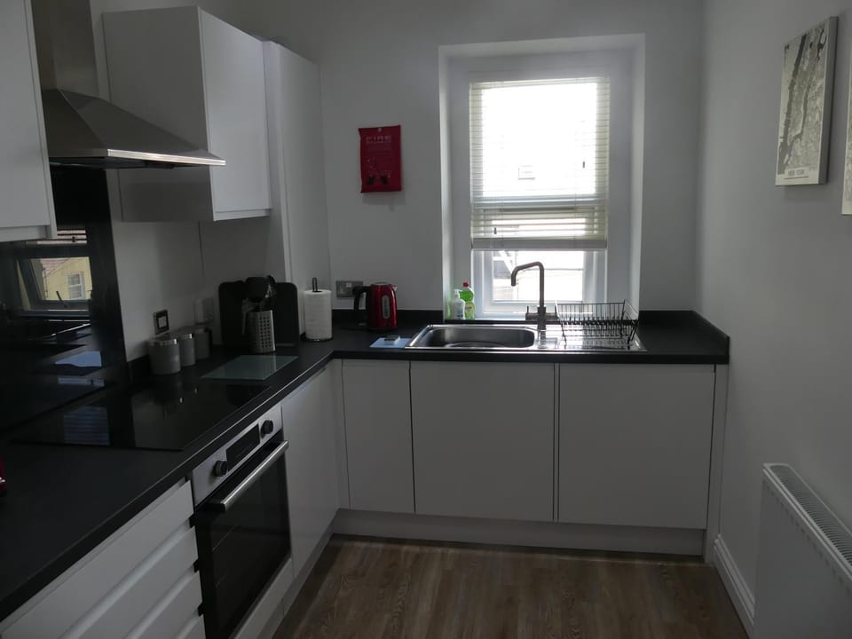 Kitchen or kitchenette, pet friendly, stove