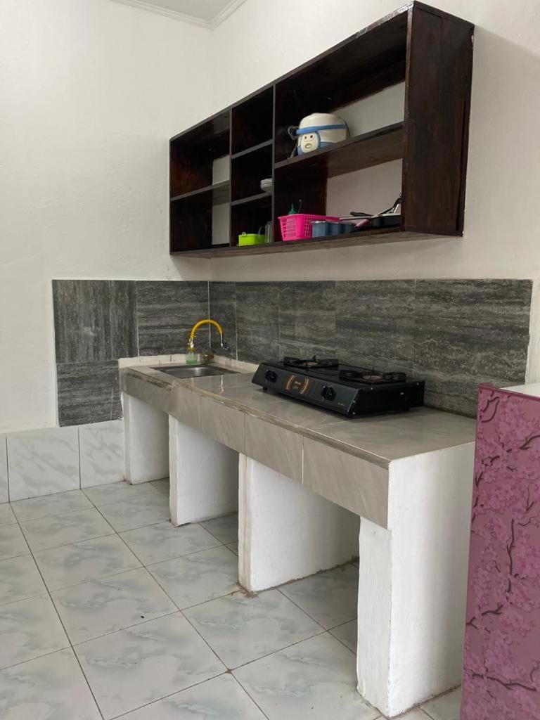 Coffee/tea facilities, Kitchen or kitchenette, stove, kitchen