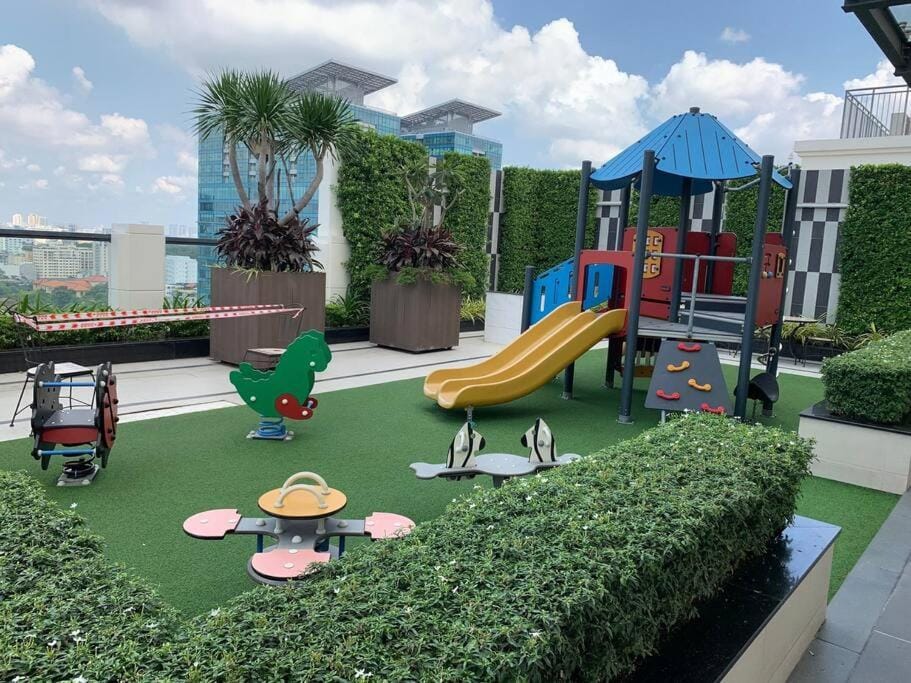 The Rixx Perfect Apartment/D1/pool/gym/bathtub/fun Apartment in Ho Chi Minh City