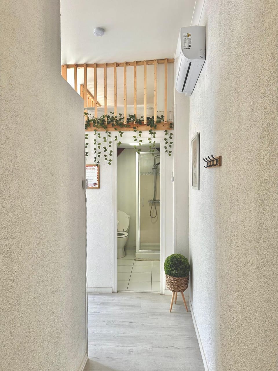 Bathroom, heating, air conditioner