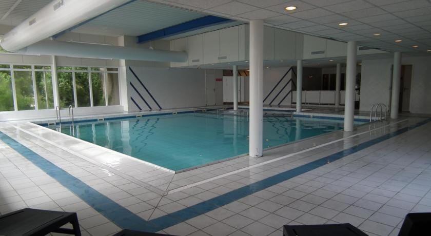 Swimming pool, Swimming pool
