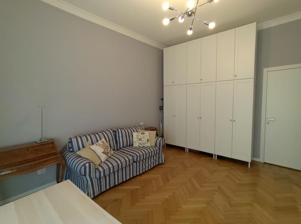 Bed, Photo of the whole room, Seating area, Bedroom, Meeting/conference room, wardrobe, air conditioner