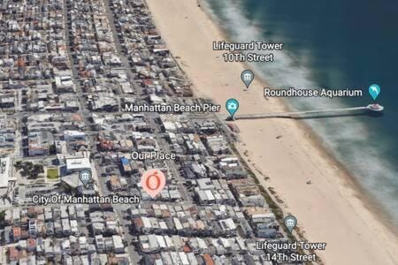 Downtown Manhattan Beach 3 Bed Townhouse Parking Apartment in Manhattan Beach