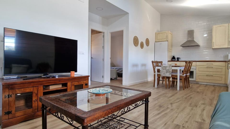 Communal lounge/ TV room, Dining area