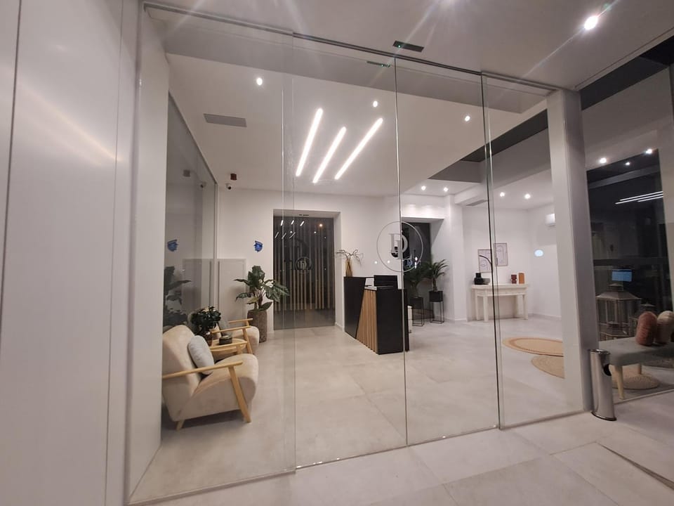 Lobby or reception, elevator