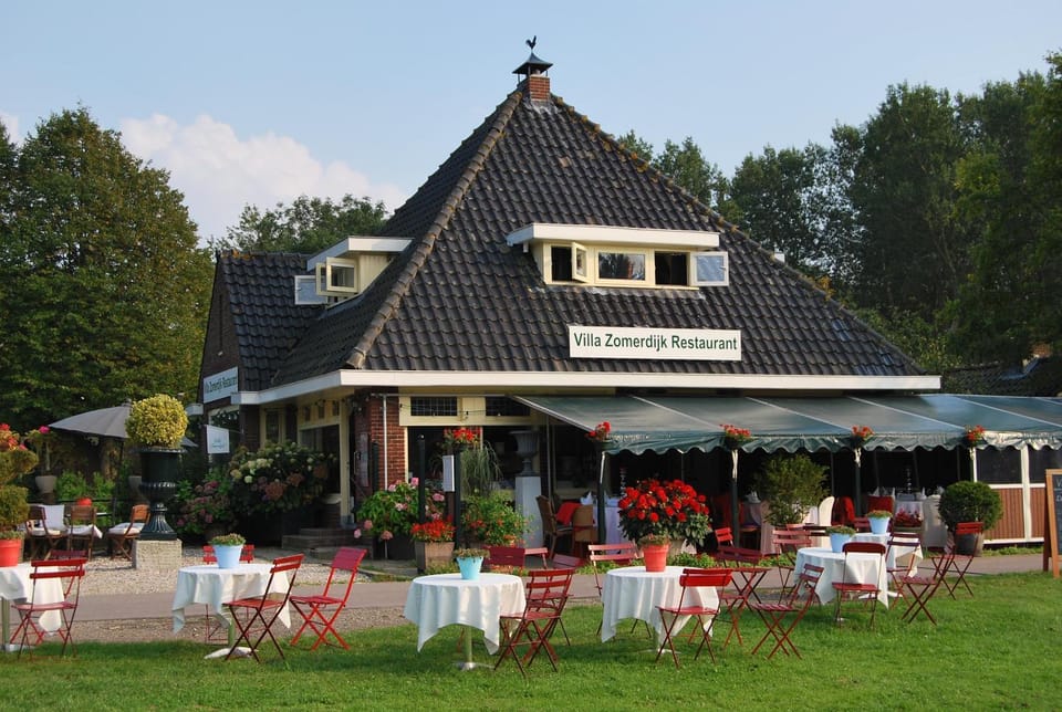 Restaurant/places to eat, Facade/entrance