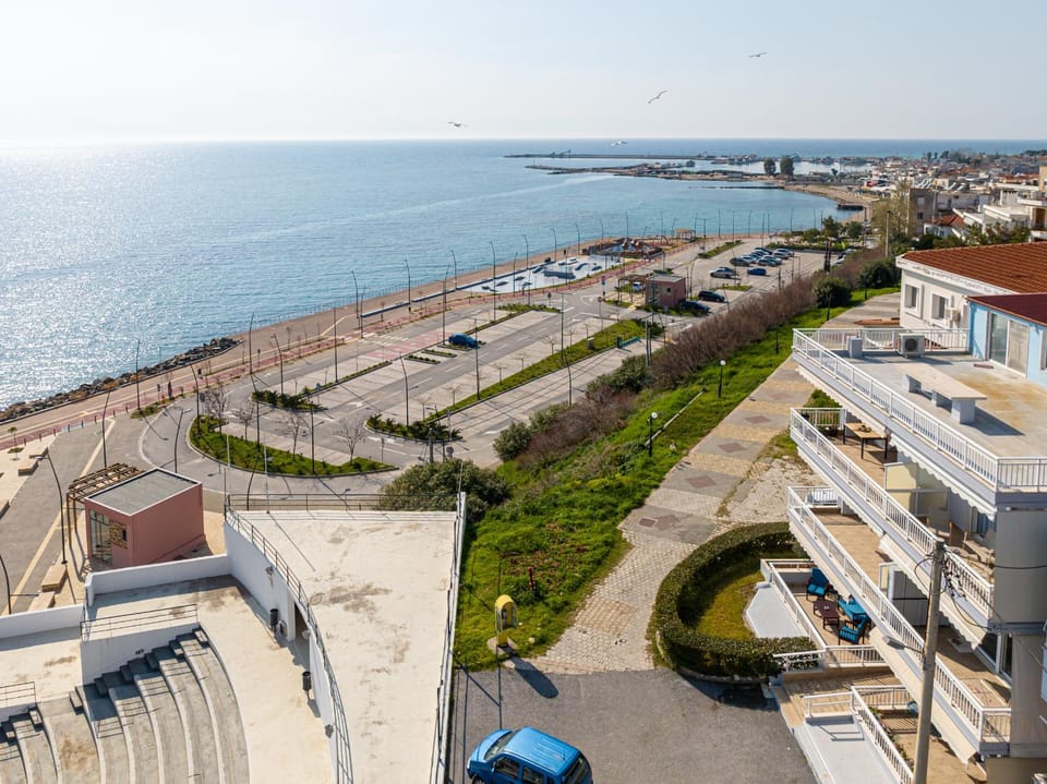 Property building, Location