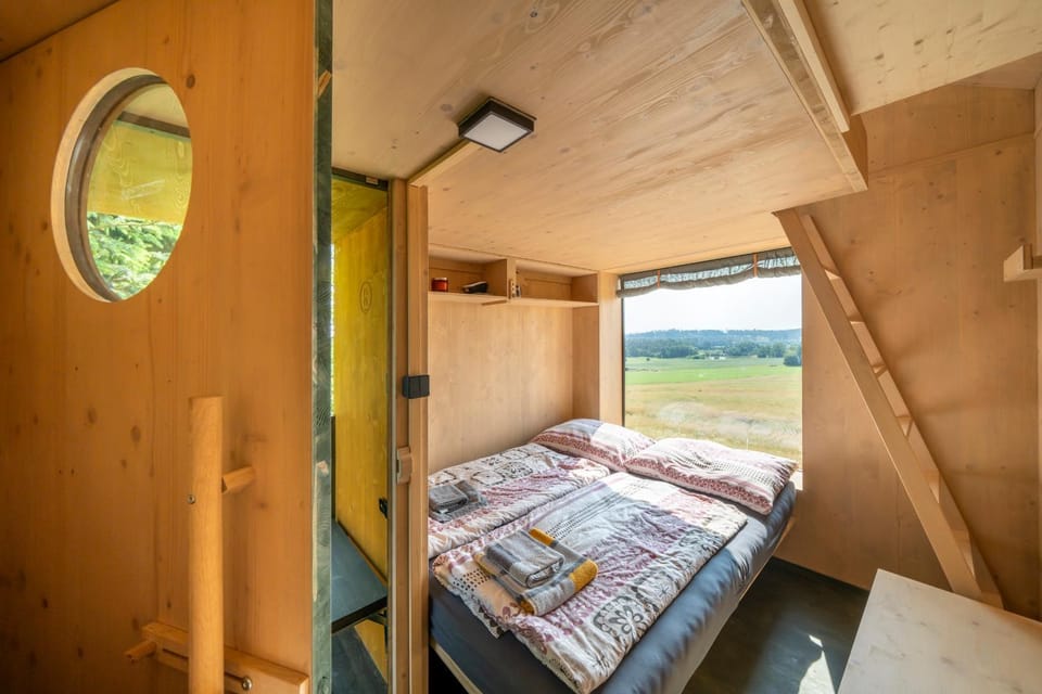 Obytný posed Šach Luxury tent in South Bohemian Region