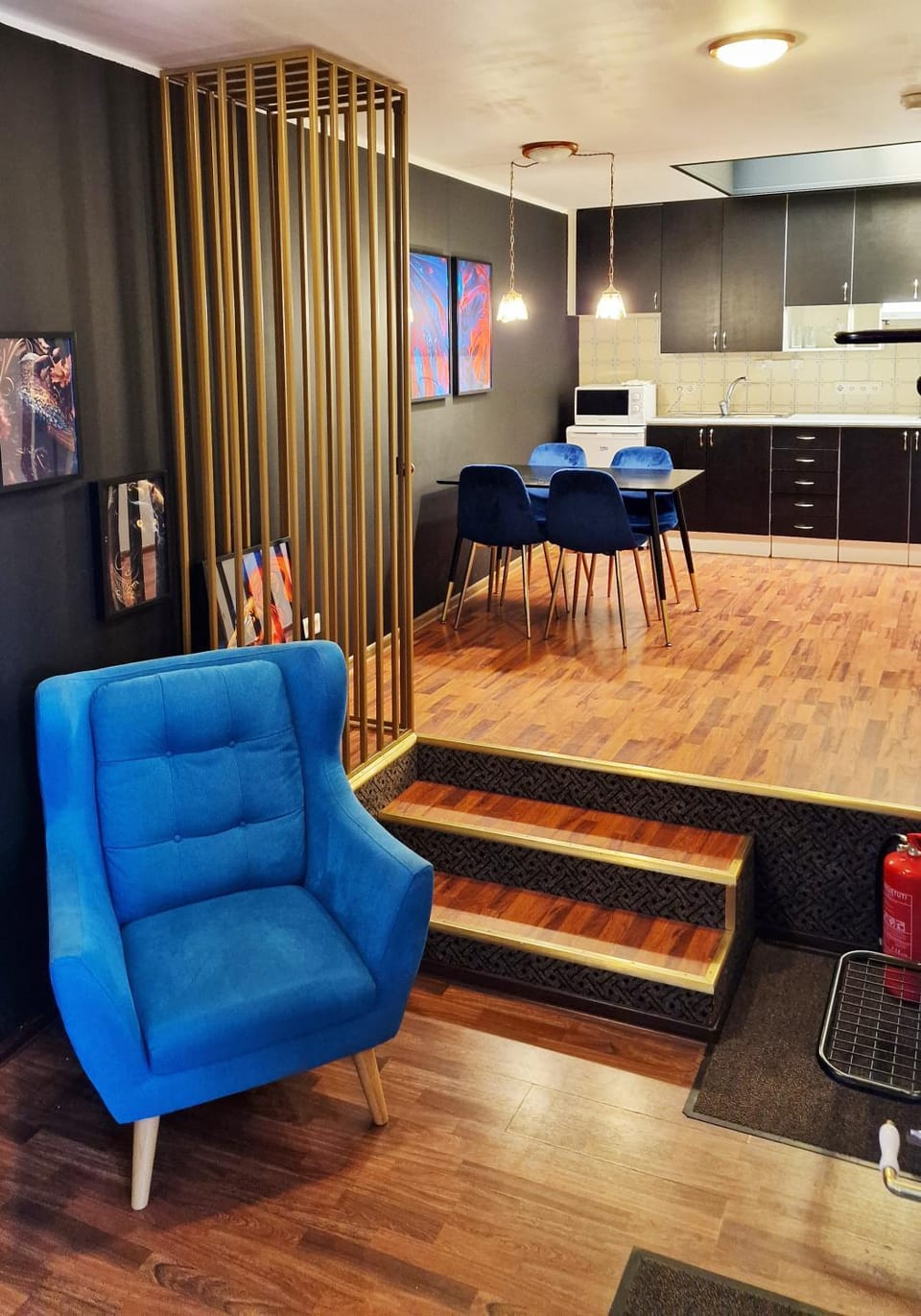 Kitchen or kitchenette, Seating area