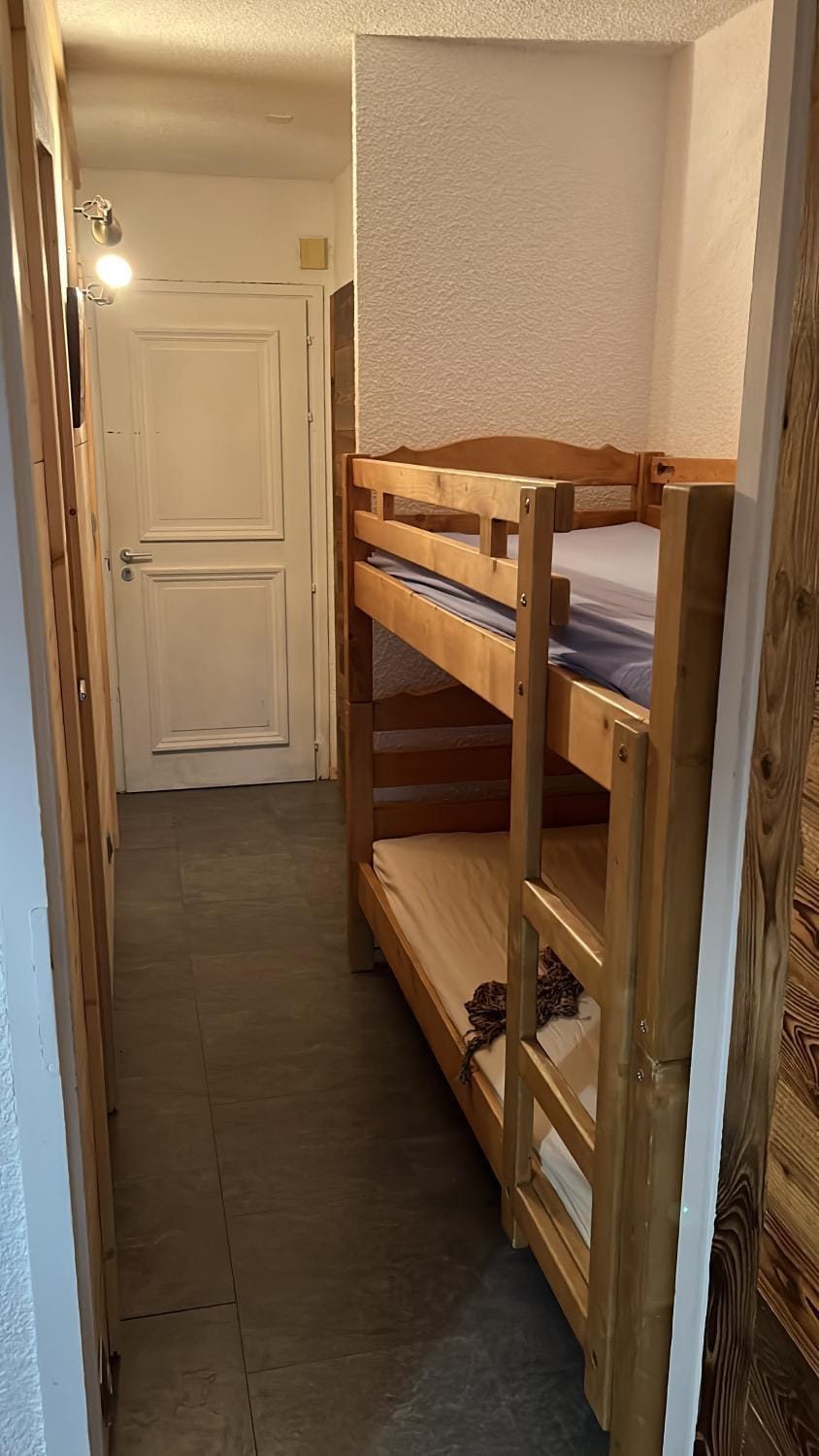 Bed, bunk bed