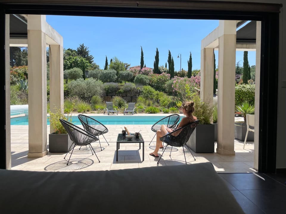 Patio, Natural landscape, Garden, Garden, View (from property/room), Garden view, Pool view, Swimming pool, sunbed