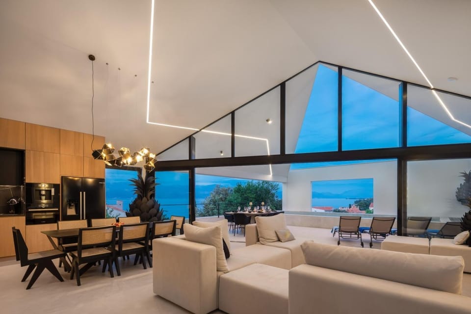 TV and multimedia, Balcony/Terrace, Kitchen or kitchenette, Living room, Seating area, Dining area, Swimming pool