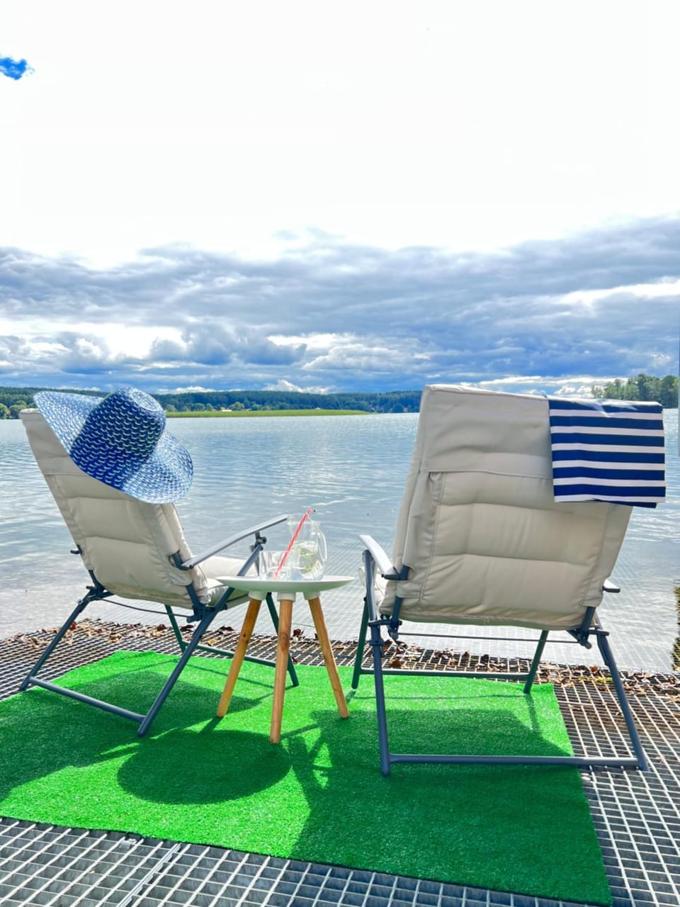 Day, Natural landscape, Other, Other, Other, Beach, Lake view, sunbed
