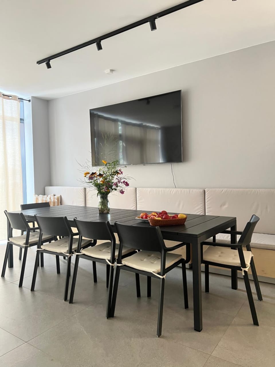 TV and multimedia, Kitchen or kitchenette, Living room, Seating area, Dining area, Breakfast