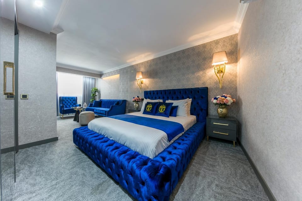 Bed, Massage, Photo of the whole room, Bedroom